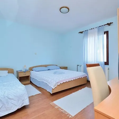 Apartman With A Parking Space Vlasici, Pag - 12766 *